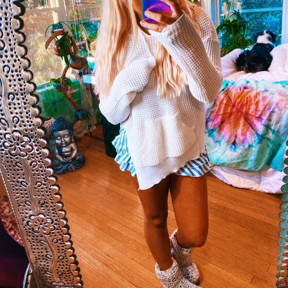 Tops - White Waffle Knit Side Slit Babydoll Hoodie Swtr✨